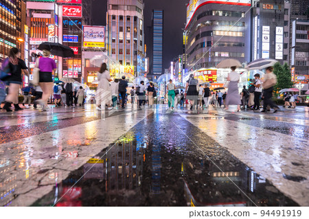 "Tokyo" Shinjuku Kabukicho at night, downtown area in the rain 94491919