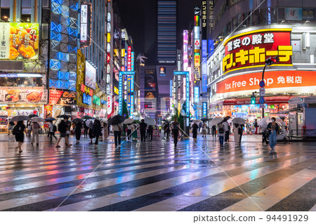 "Tokyo" Shinjuku Kabukicho at night, downtown area in the rain "Tokyo" Shinjuku Kabukicho at night, downtown area in the rain 94491929