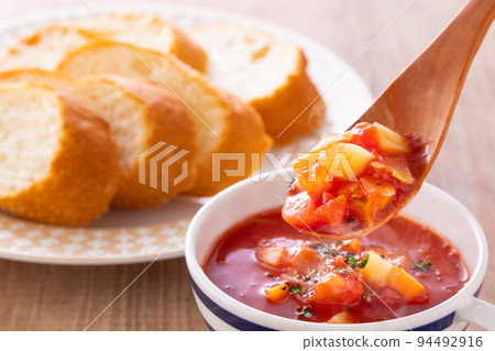 eat minestrone 94492916