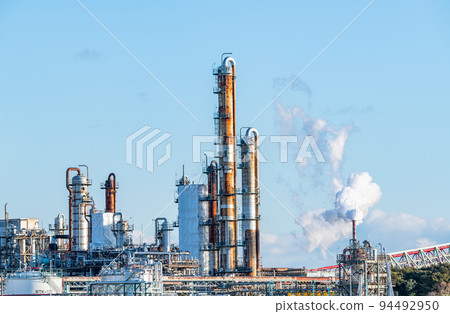Plant in operation with white smoke 94492950
