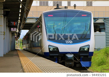 Ou Main Line Shin-Aomori Station HB-E300 Series "Resort Shirakami" ~Aoike~ 94493201