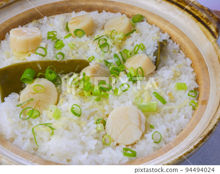 Rice cooked with scallop adductor muscle [1] 94494024
