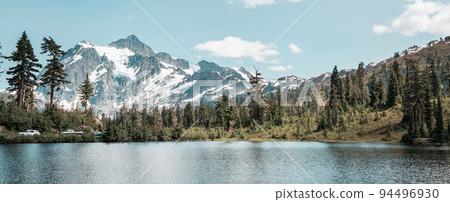 Picture lake 94496930