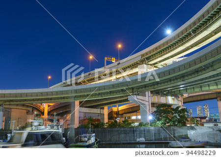 Tempozan Junction and the dock, featuring a huge loop, night view Tempozan Junction and the dock, featuring a huge loop, night view 94498229