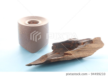 Agarwood incense wood and incense burner 12 cooked with burning incense Agarwood incense wood and incense burner 12 cooked with burning incense 94499210