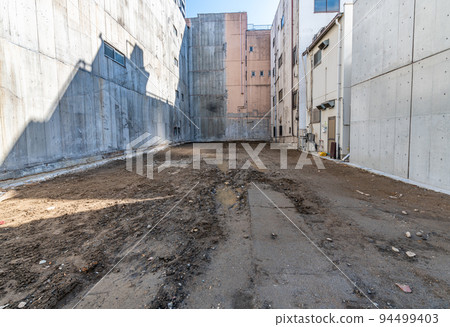 拆遷後清理的城市土地 拆遷後清理的城市土地 94499403