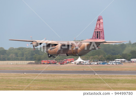 約旦空軍 C-130H 特殊油漆起飛 94499780