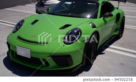 A racing car that can run in action Porsche 911GT3RS 94502258