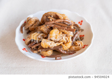 Simmered fern and fried 94504024