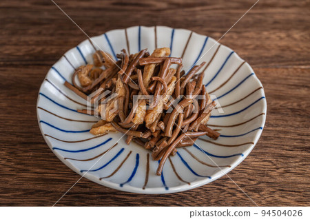 Simmered fern and fried 94504026
