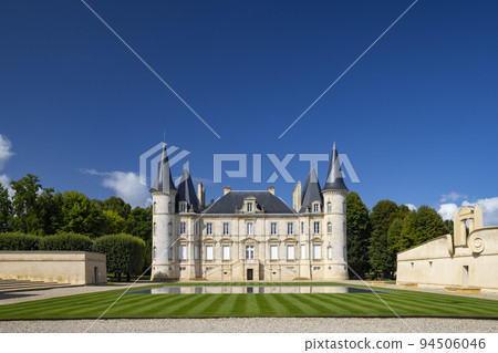 Chateau Pichon Longueville Baron, Medoc, France Chateau Pichon Longueville Baron, Medoc, France 94506046