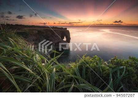 夕陽萬座毛 94507207