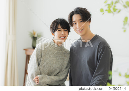 Couple living room winter 94509244
