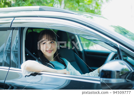 Women driving Women driving 94509777
