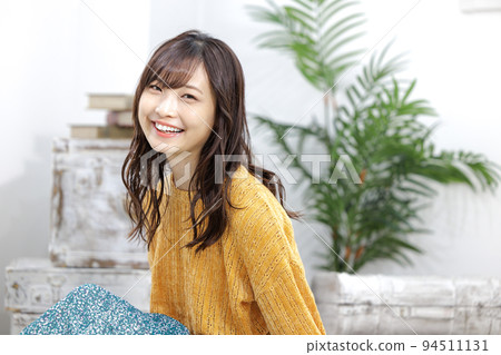 Female portrait 94511131