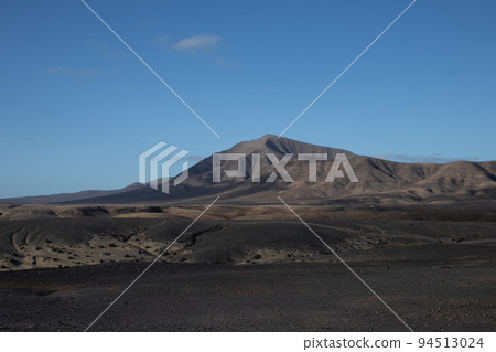 Hill and a volcanic desert, Lanzarote Hill and a volcanic desert, Lanzarote 94513024