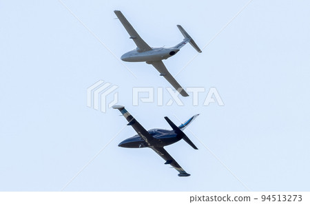 Training aircraft Aero L-39 Albatros and Aero L-29 Delfin perform a training flight at the Oreshkovo airfield. 94513273