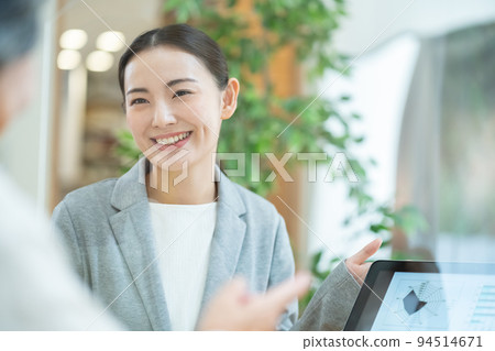 Senior woman consultation insurance Senior woman consultation insurance 94514671