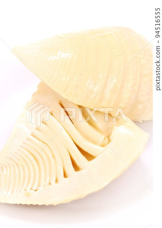 煮沸的竹筍，配料，切，橫截面，明亮的背景 94516555