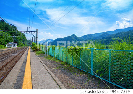 上越線 上牧站上車 新鮮的綠色季節 94517839