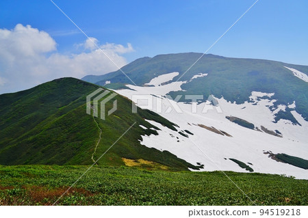 從產岳岳到月山山頂的山形月山路 從產岳岳到月山山頂的山形月山路 94519218