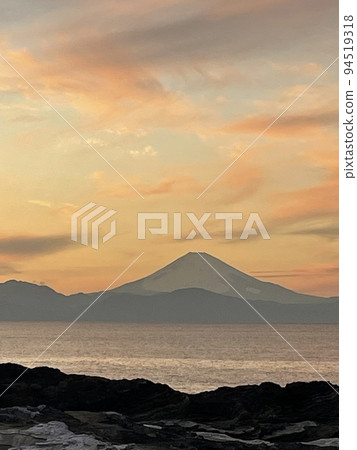 Mount Fuji and the sea and sunset Mount Fuji and the sea and sunset 94519318