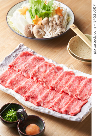 Thinly sliced Japanese beef thigh 200g 94520507