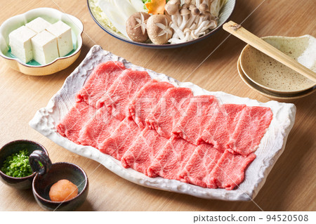 切成薄片的日本牛大腿 200g 切成薄片的日本牛大腿 200g 94520508