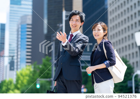 女商人男性團隊銷售商人 女商人男性團隊銷售商人 94521376