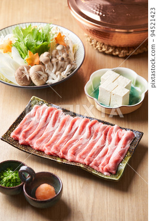 Thinly sliced black pork shoulder loin for shabu-shabu 150g 94521423