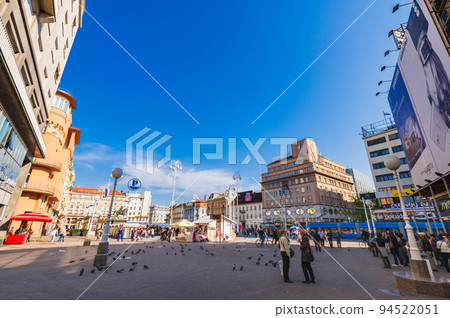 Croatia Jelacic Square *partially soft focus 94522051