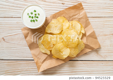 potato chips with sour cream 94523329