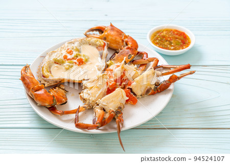 Steamed egg crab with fresh milk Steamed egg crab with fresh milk 94524107