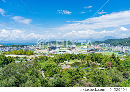 從滋賀縣彥根城鳥瞰城市 從滋賀縣彥根城鳥瞰城市 94529404