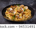 Seafood pasta with clams Spaghetti alle Vongole 94531491