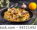 Seafood pasta with clams Spaghetti alle Vongole 94531492