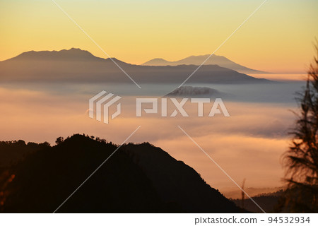 婆羅摩山，印度尼西亞爪哇的聖山 94532934