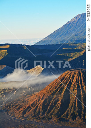 婆羅摩山,印度尼西亞爪哇的聖山 婆羅摩山,印度尼西亞爪哇的聖山 94532985