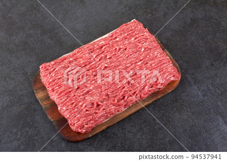 Pork and beef minced meat 94537941