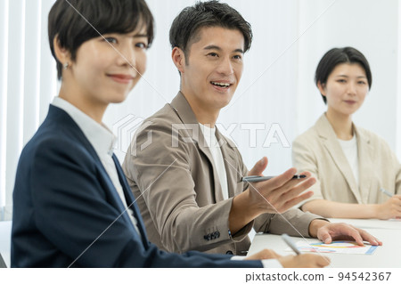 Business seminar discussion 94542367