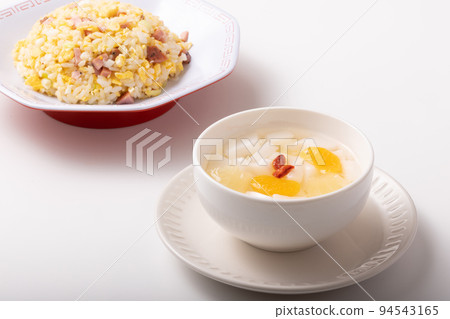 杏仁豆腐（橘子和菠蘿） 94543165
