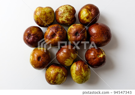 apple jujube on white background 94547343