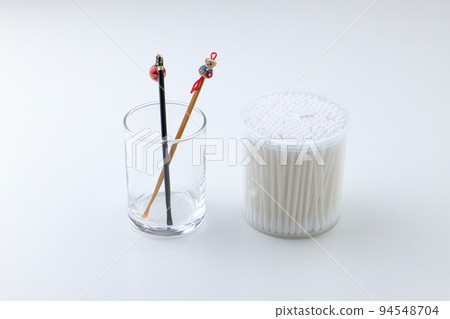 Earpick and cotton swab 94548704
