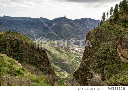 Gran Canaria hiking route Cruz de Tejeda to Artenara, view into Caldera de Tejeda, Canary Islands, Spain 94551126