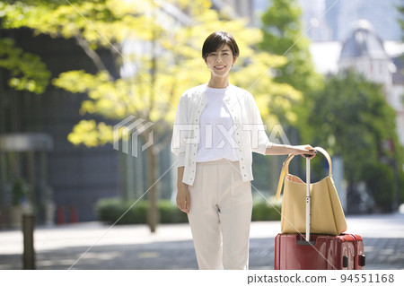 Girls' trip travel smile 94551168