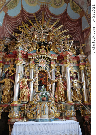 Altar in parish Church of Our Lady of snow in Kamensko, Croatia Altar in parish Church of Our Lady of snow in Kamensko, Croatia 94552521