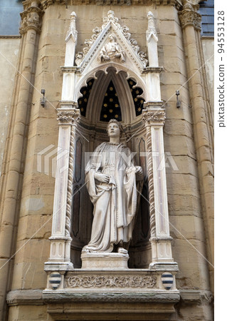 Saint Philip by Nanni di Banco, Orsanmichele Church in Florence, Tuscany, Italy Saint Philip by Nanni di Banco, Orsanmichele Church in Florence, Tuscany, Italy 94553128