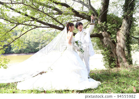 Mori location photo wedding Bride and white tuxedo groom photo wedding pre-wedding shoot Mori location photo wedding Bride and white tuxedo groom photo wedding pre-wedding shoot 94555982