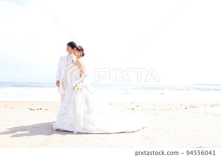 穿婚紗的新娘照片婚紗海外景拍攝 94556041