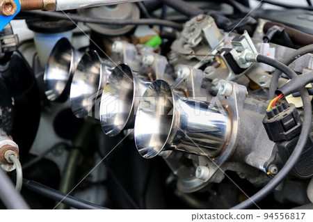 4-throttle 4AG engine with intake funnel 94556817